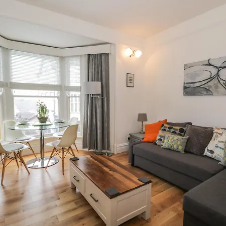 Nutkins, Apartment Windermere
