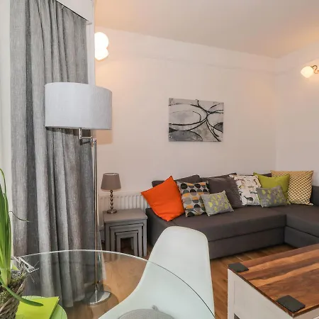 Nutkins Apartment